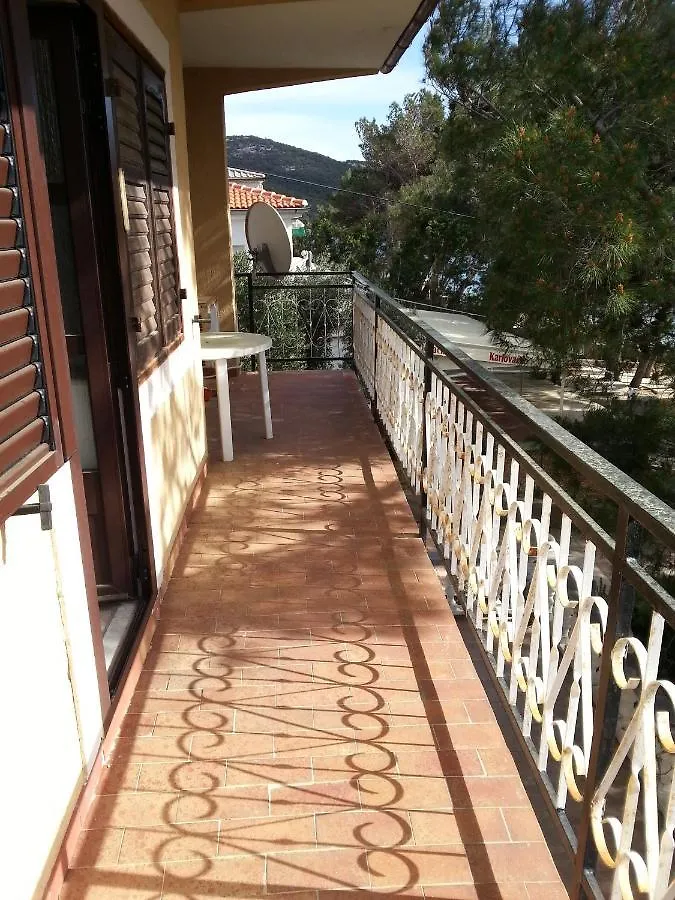 Apartments By The Sea Martinscica, Cres - 11279